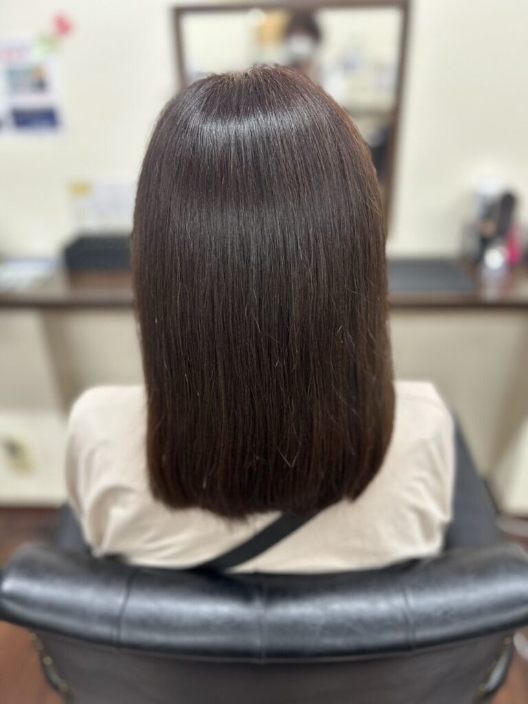 大人ツヤ美髪ストレートボブ